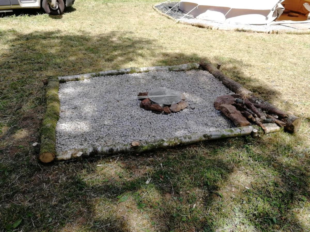Tente Insolite 1 A 5 Personnes Plouray Exterior foto
